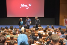 2. Im ersten Screening zeigen unter anderem Juergen Bruegger und Joerg Haassengier ihren Film NORDSTADTKINDER - LUTWI ... 